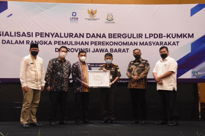 Staf Ahli Jaksa Agung Bidang Perdata dan Tata Usaha Negara Sosialisasikan Penyaluran Dana Bergulir pada LPDB-KUMKM